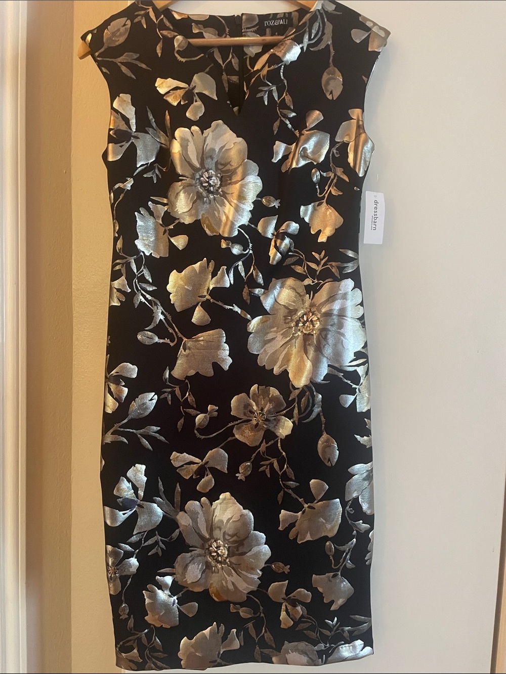 Roz & Ali Black Midi Dress with Gold Floral Jacquard